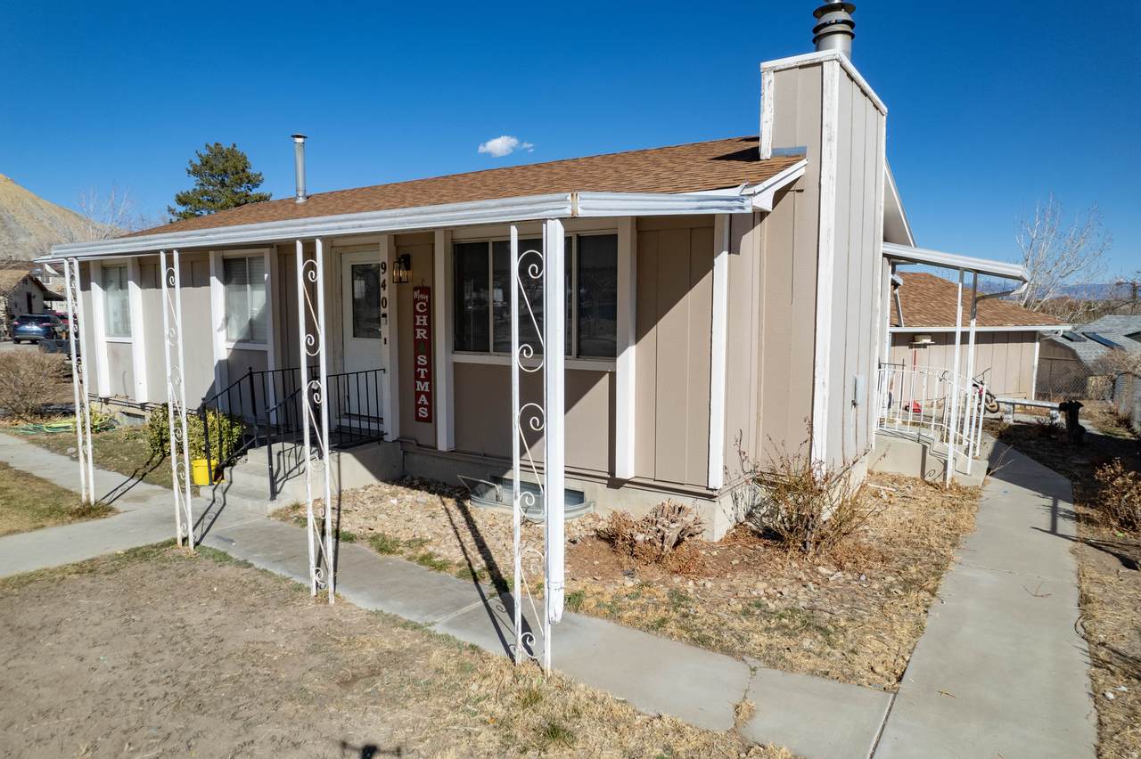 940 Smith Dr - Photo 1