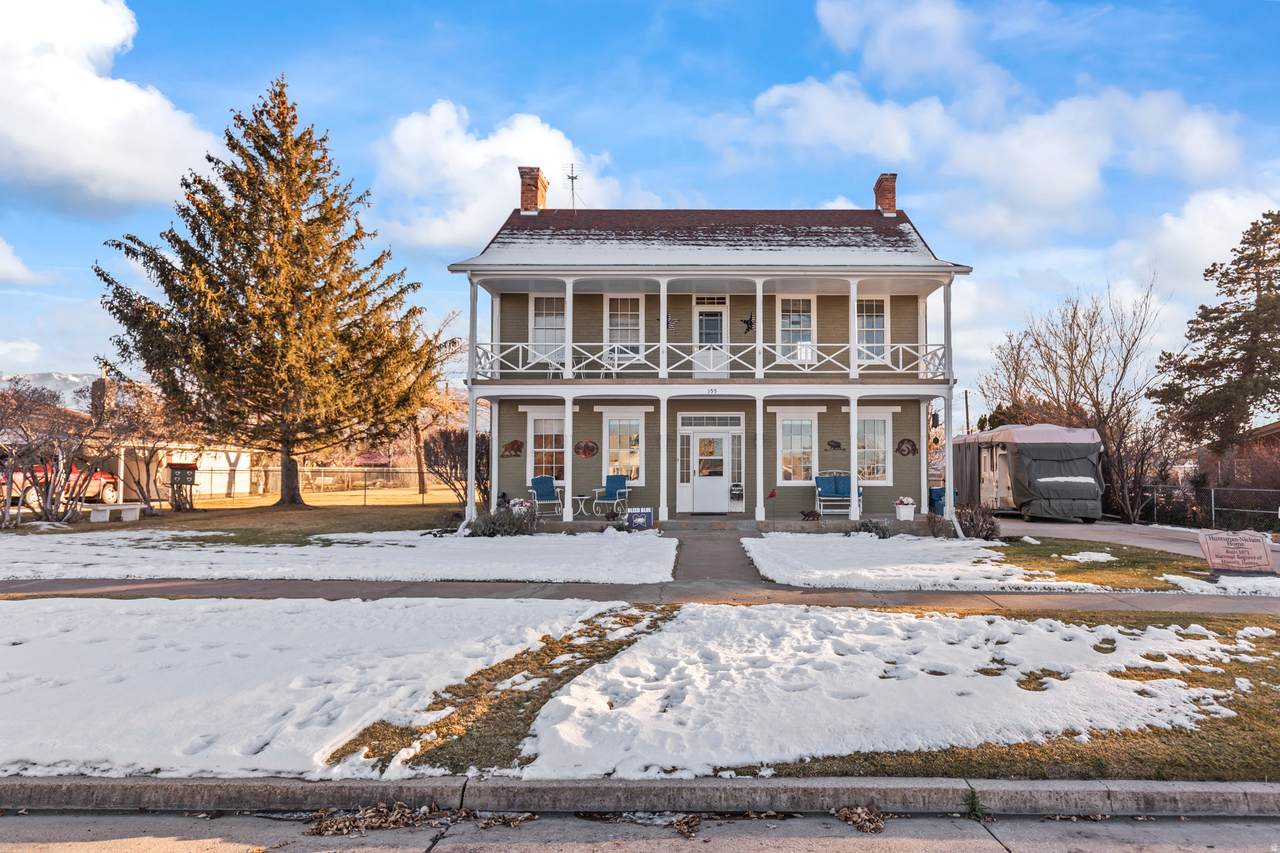 155 Center St - Photo 1