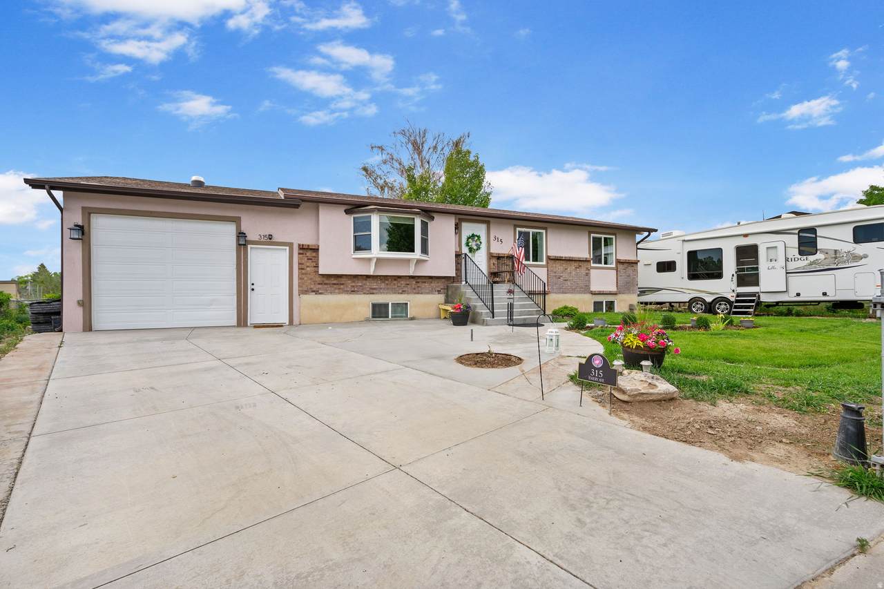 315 Emery Ave - Photo 1