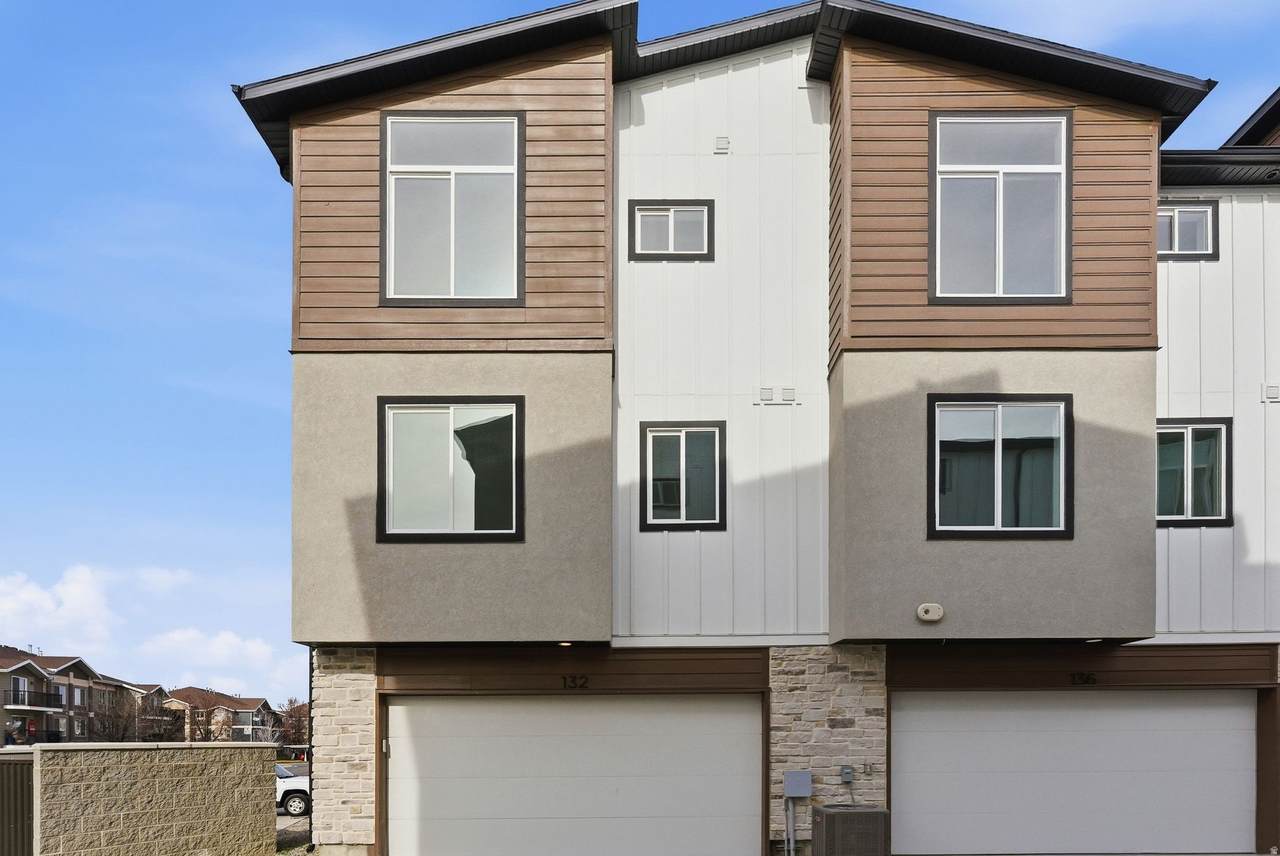 136 Chambord Ct - Photo 1