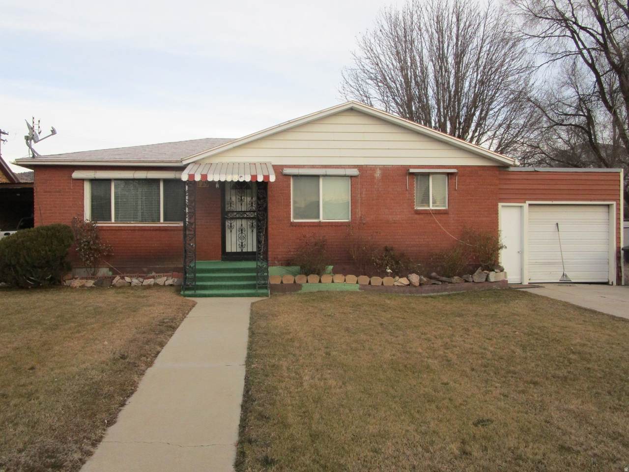 129 Main St - Photo 1