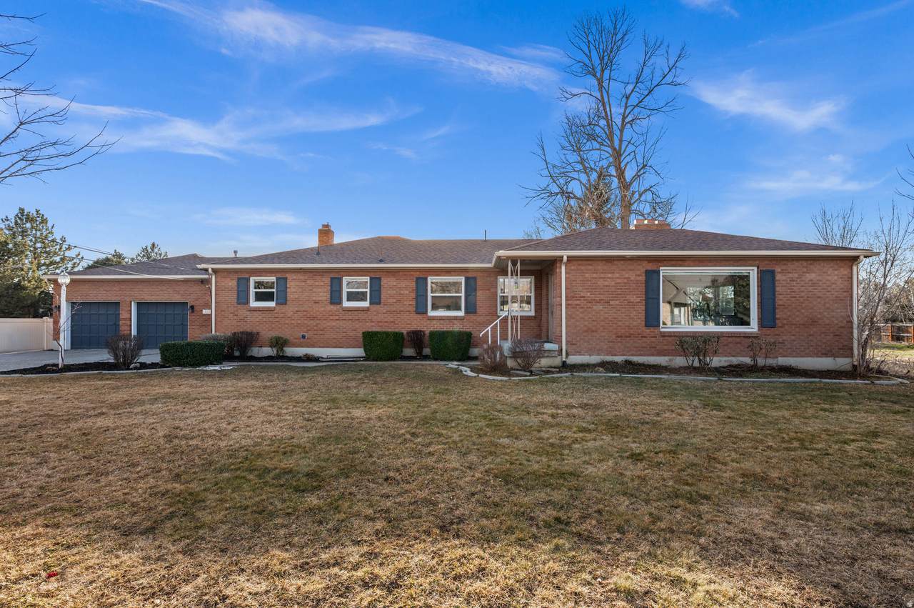 1420 Spring Ln - Photo 1