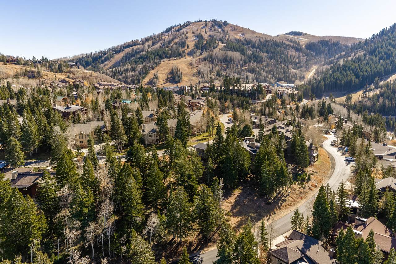 7585 Sterling Dr - Photo 1