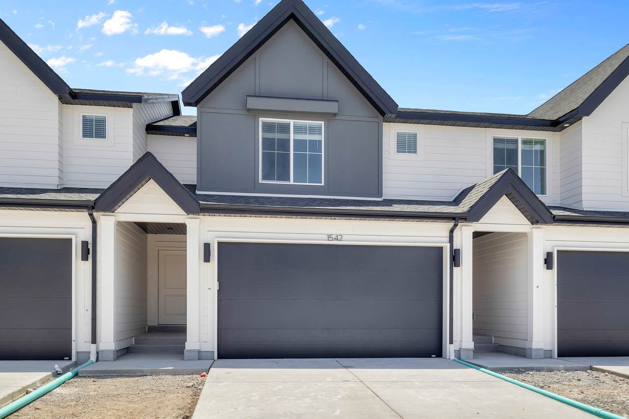 1892 Corriente Dr - Photo 1