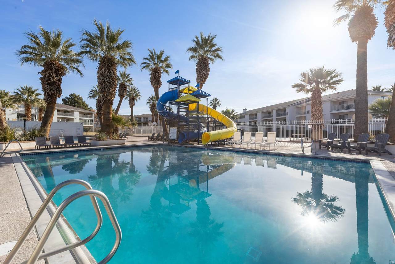 1845 Canyon View Dr - Photo 1