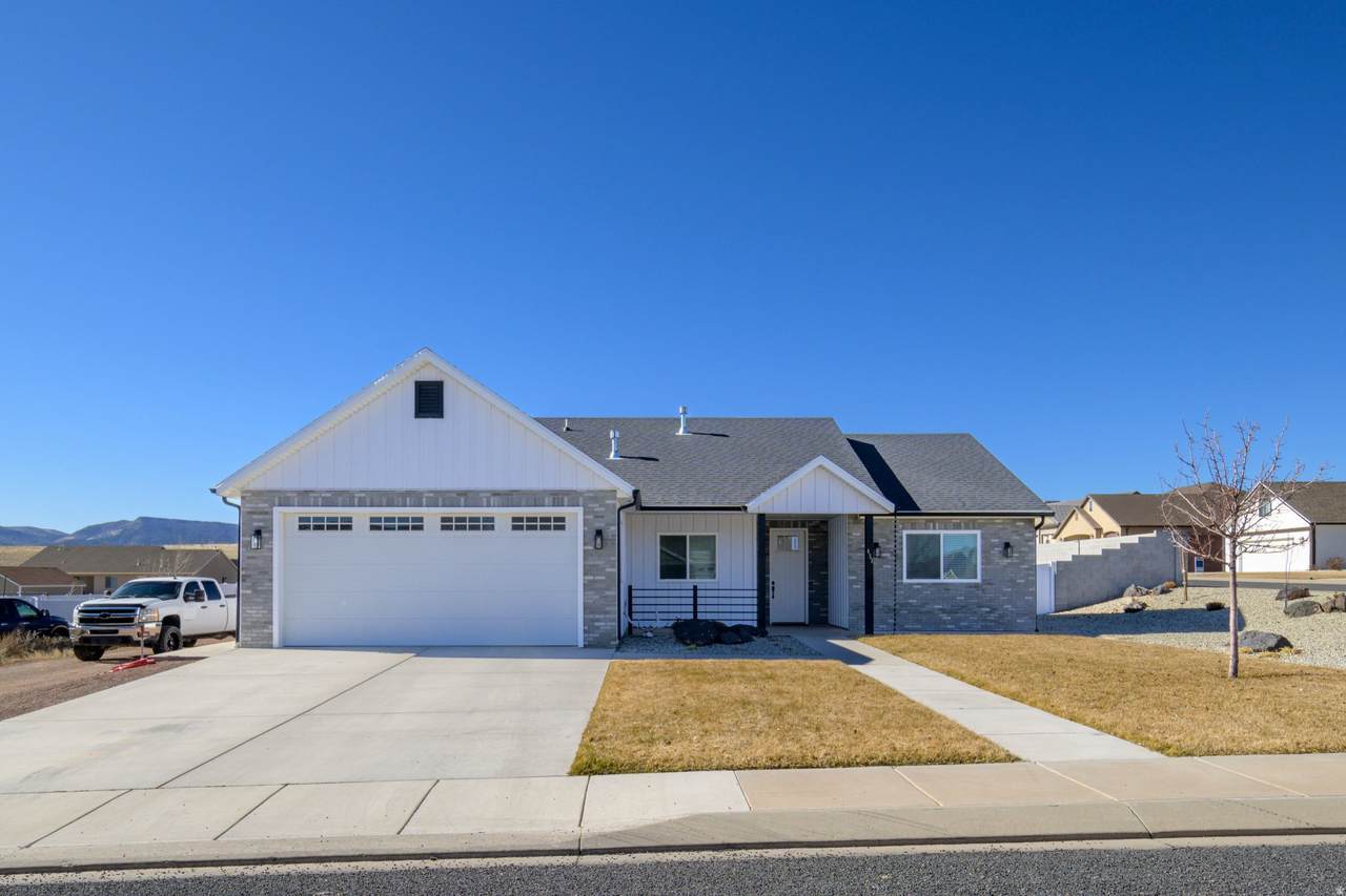 453 300 - Photo 1