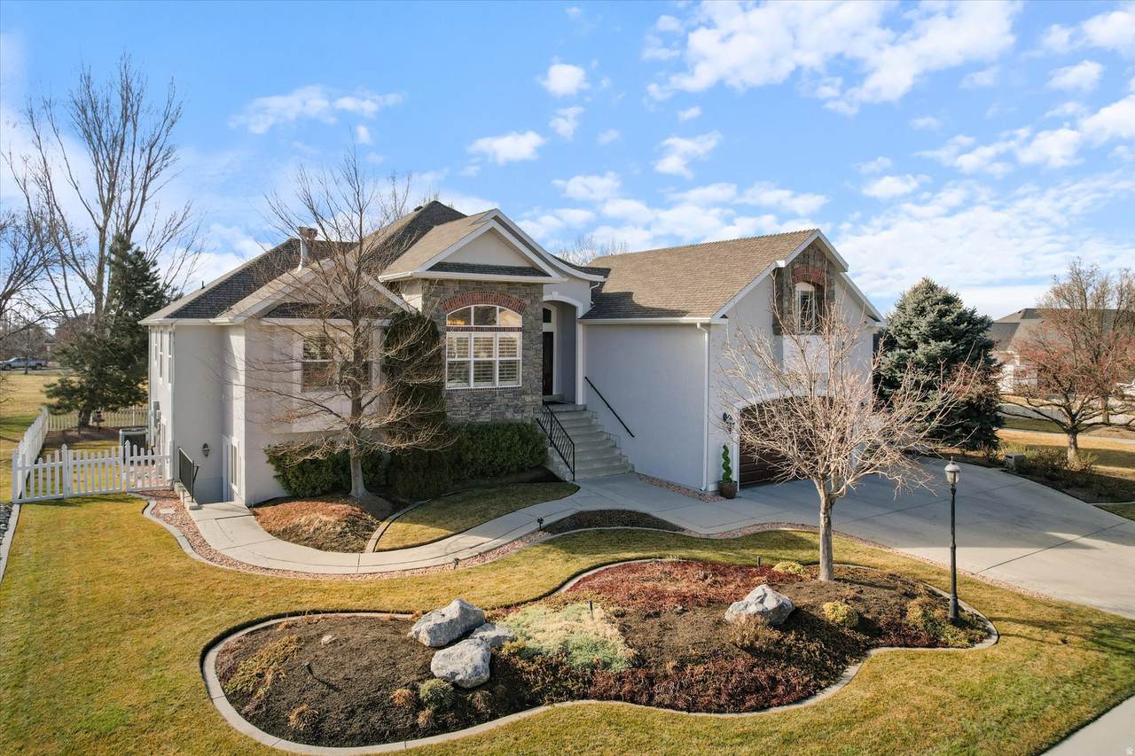 5537 Kensington Cir - Photo 1