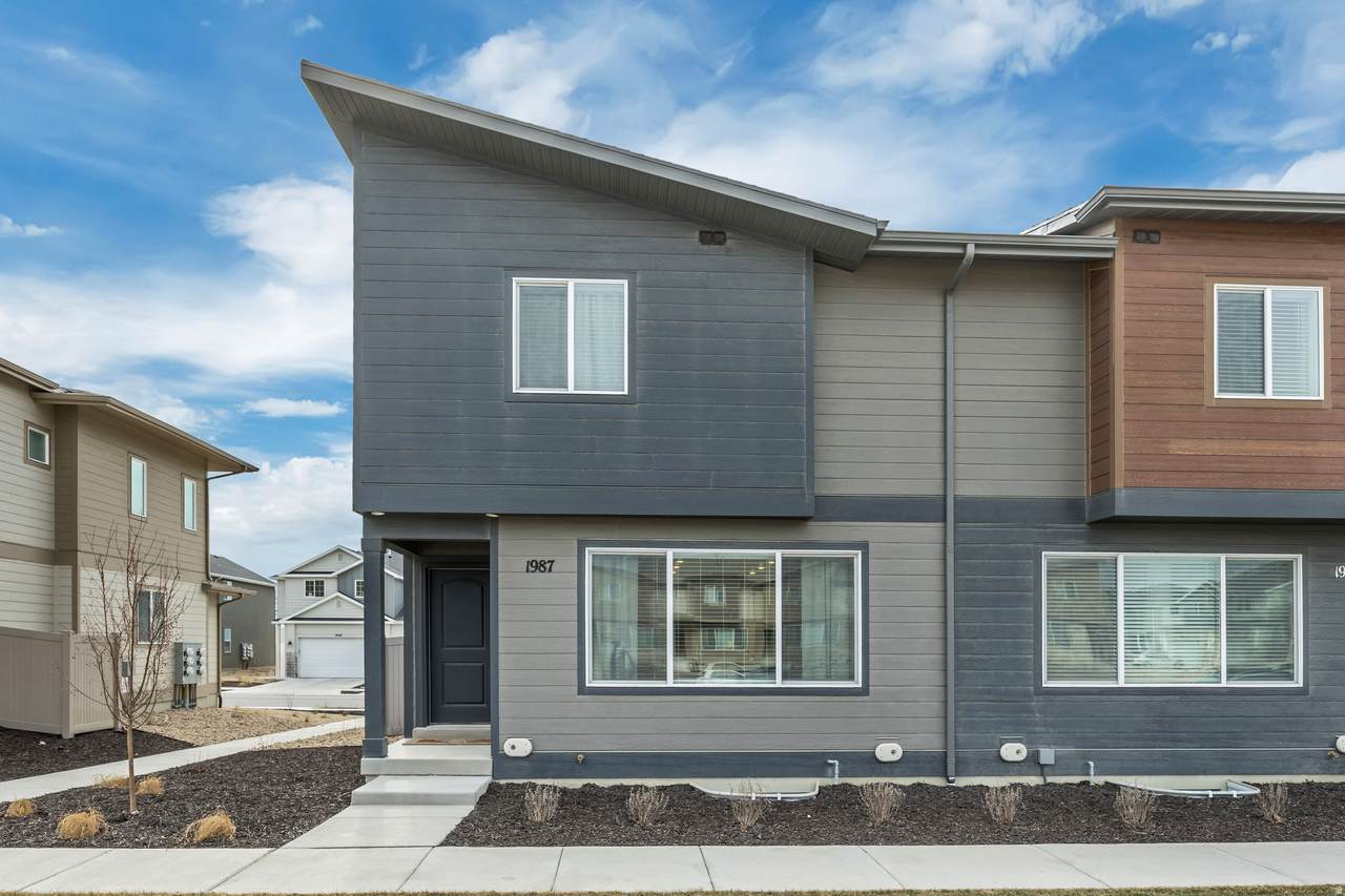 1987 Sand Hollow Dr - Photo 1