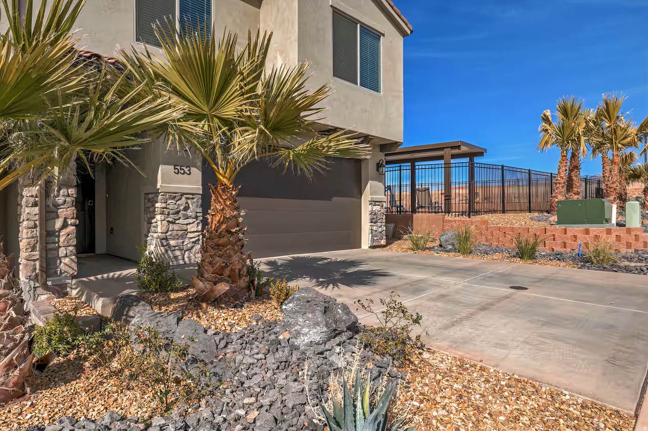 553 Ventura Ln - Photo 1