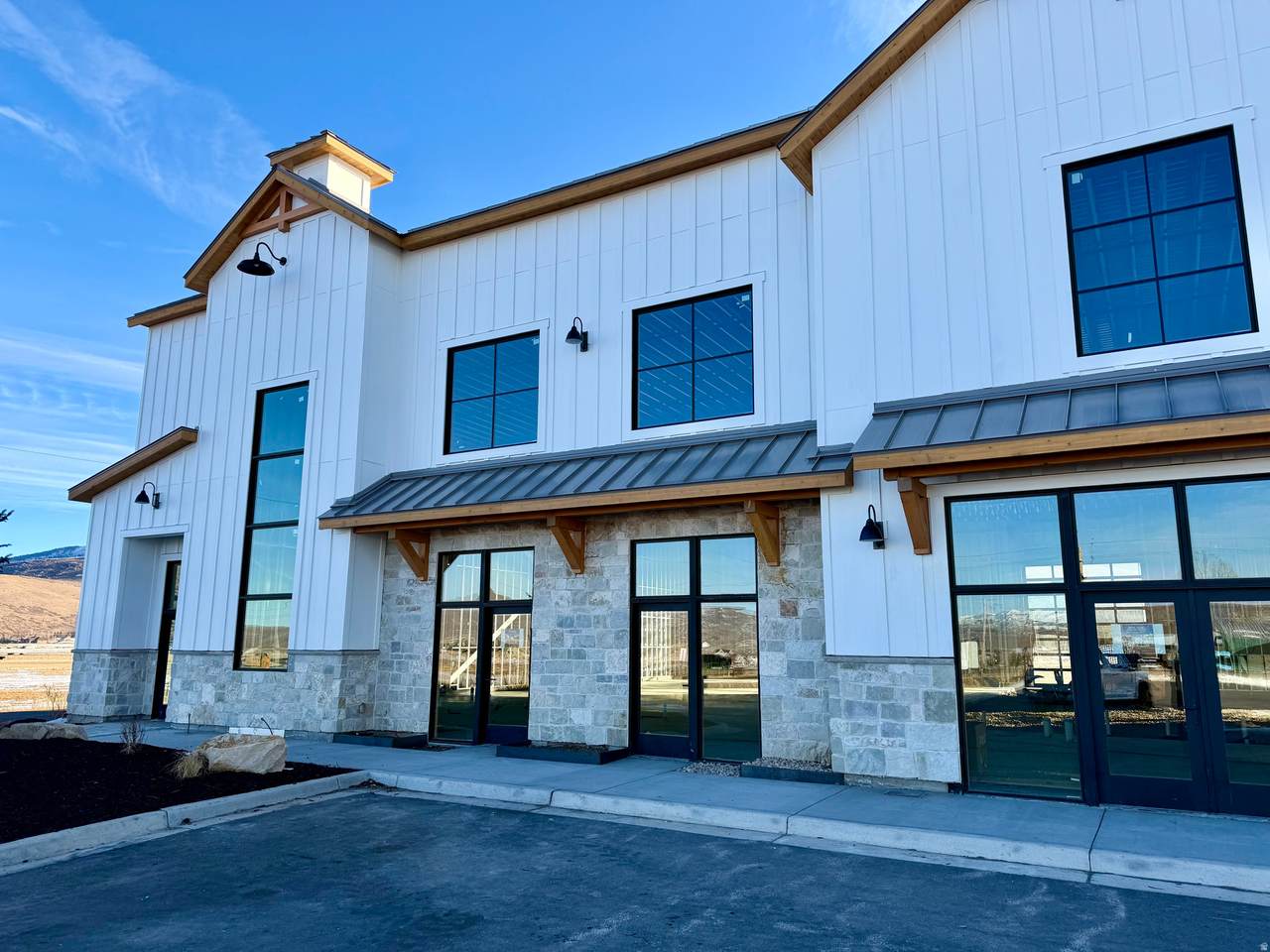 1253 Harwood Way - Photo 1