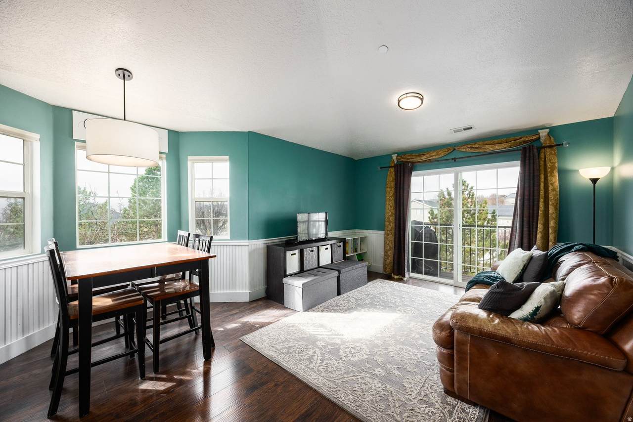 2101 Morning Star Dr - Photo 1