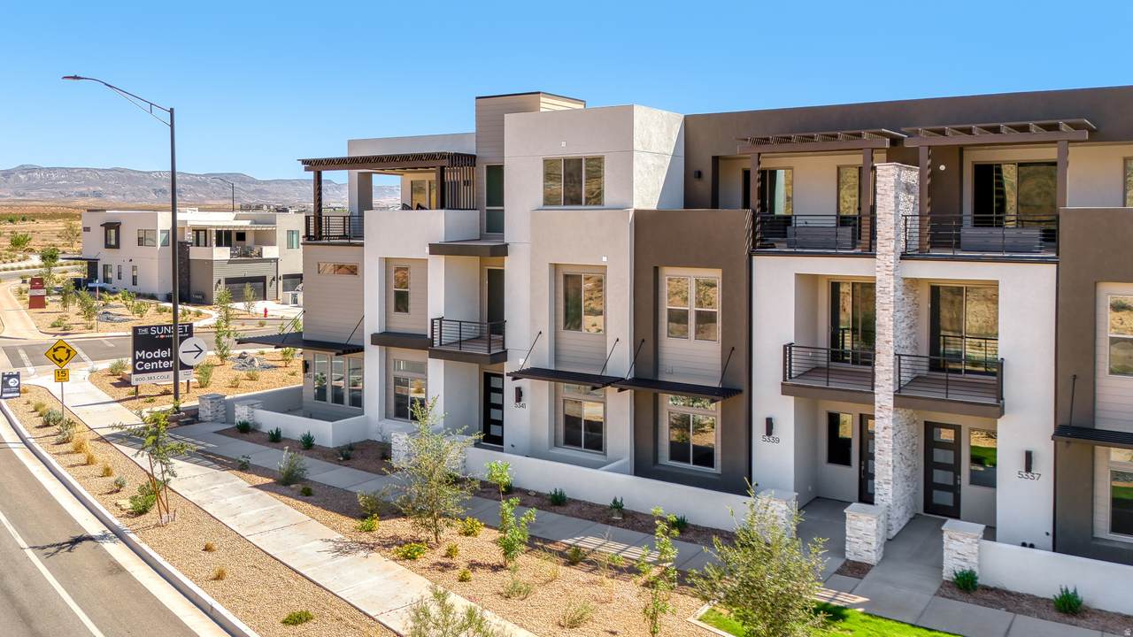 694 High Tide Pl - Photo 1