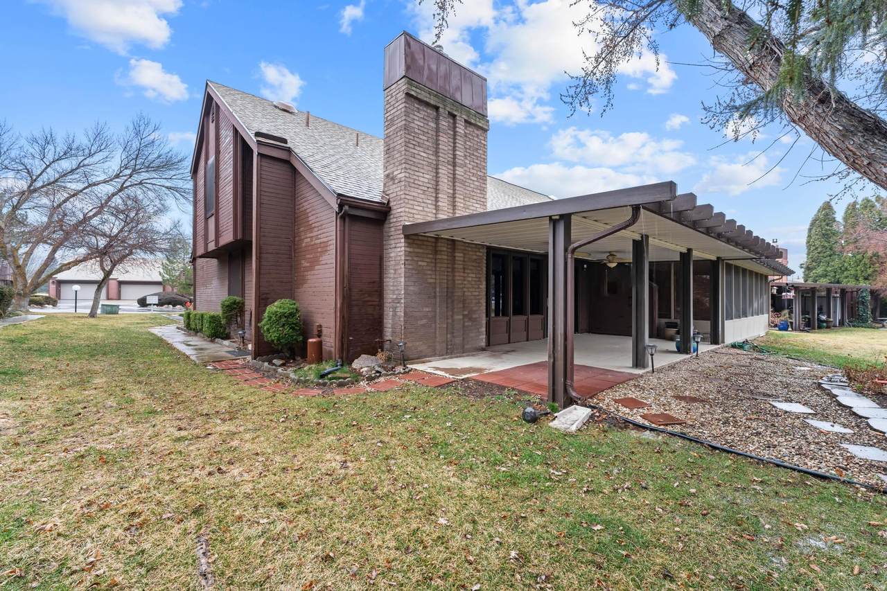 42 White Barn Dr. - Photo 1