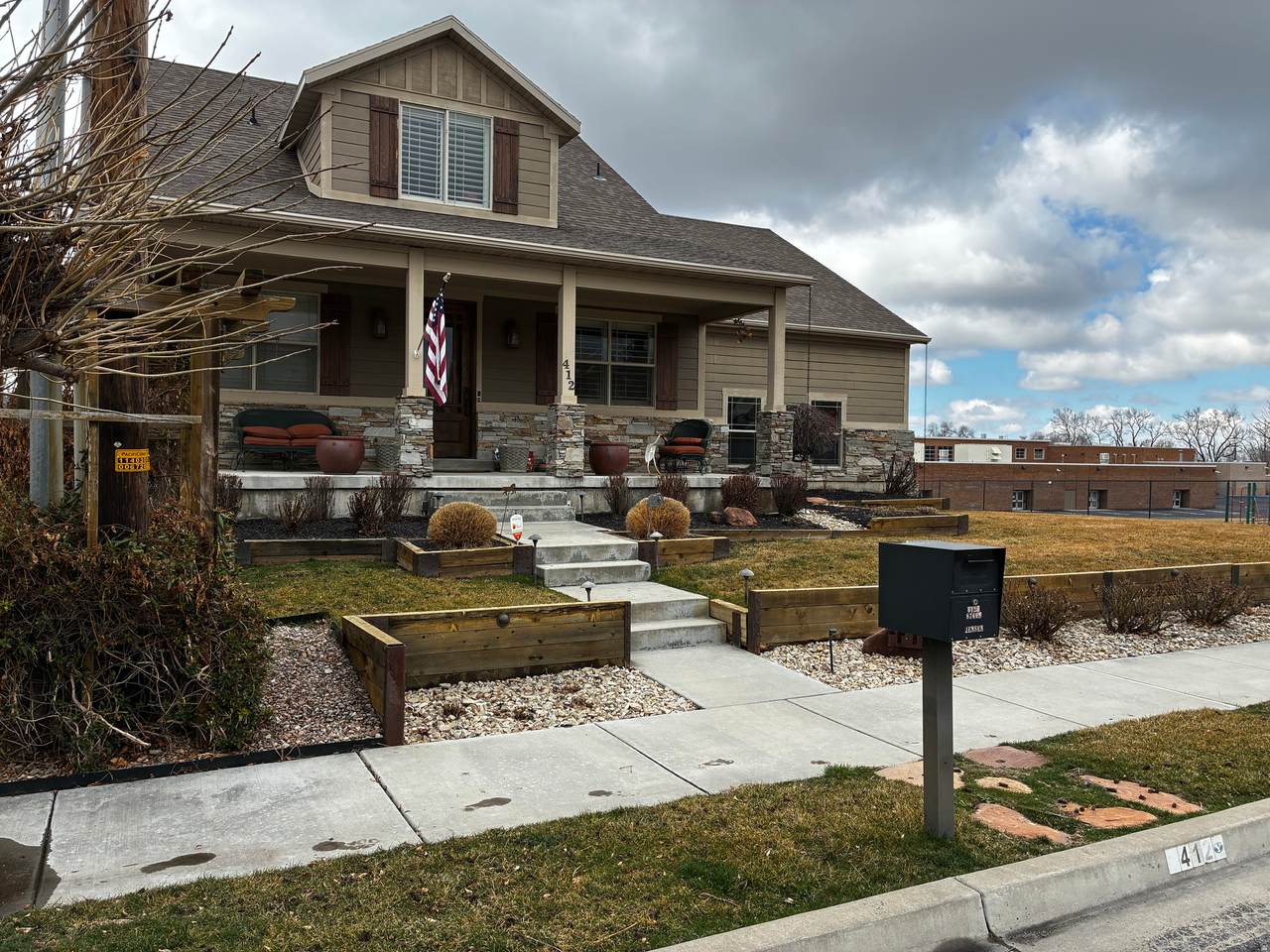 412 8760 - Photo 1