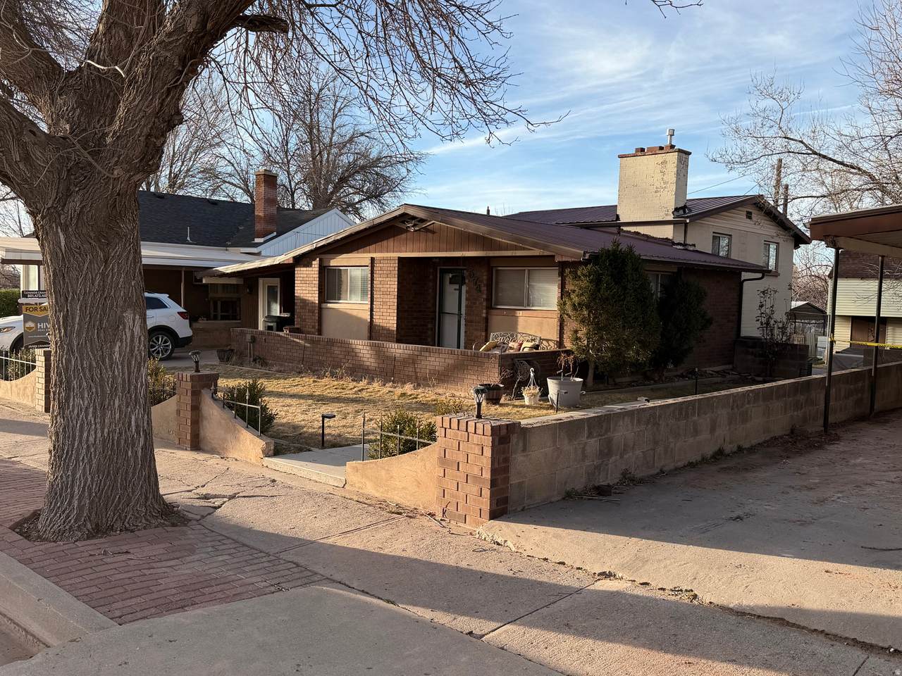 574 Harding Ave - Photo 1