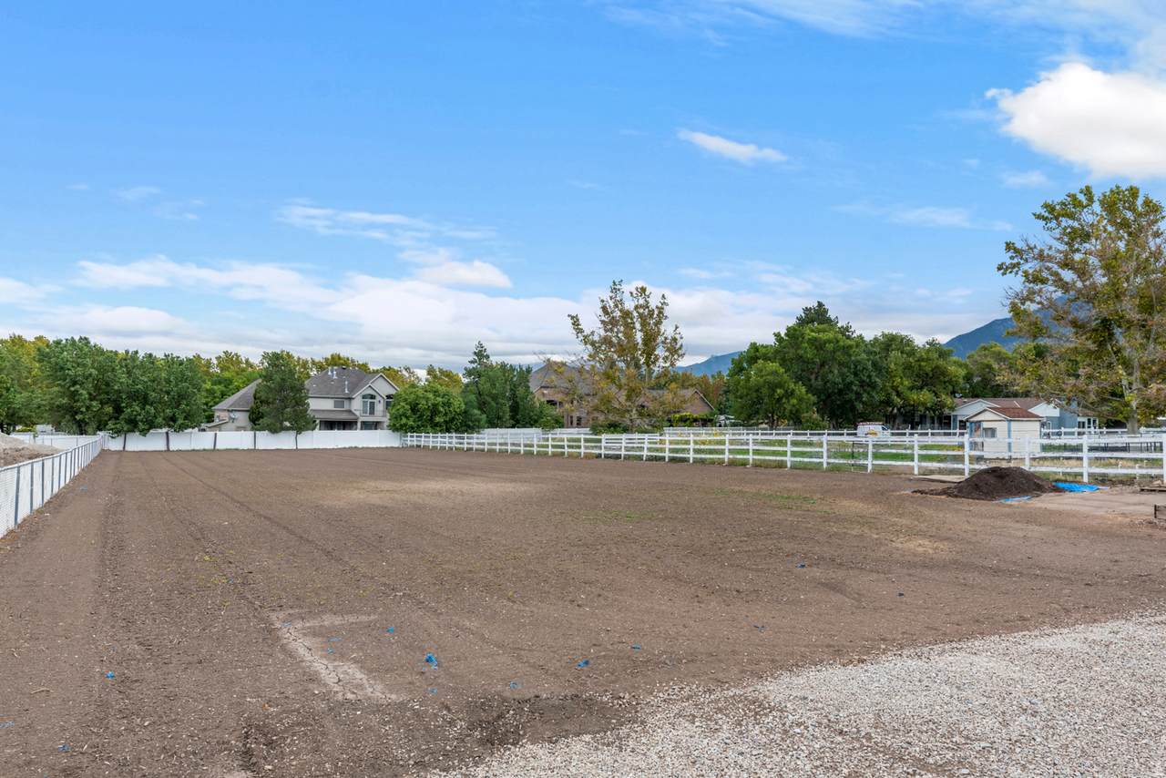 835 Canyon Breeze Ln - Photo 1