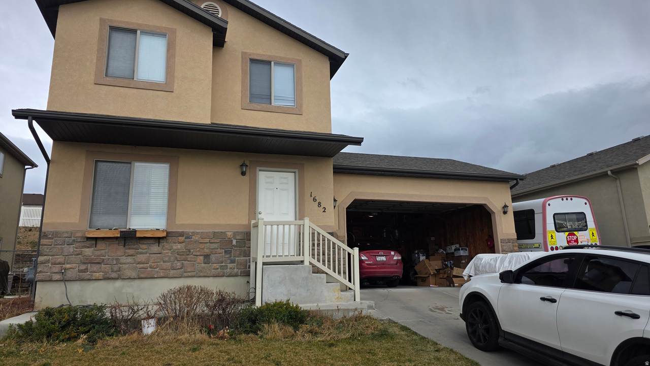 1682 Ridgefield Rd - Photo 1