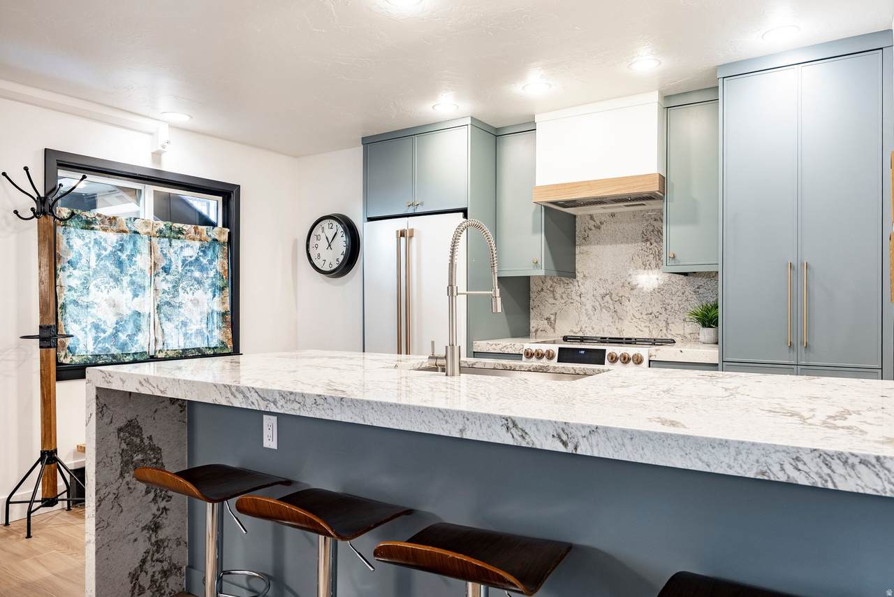 1482 Empire Ave - Photo 1