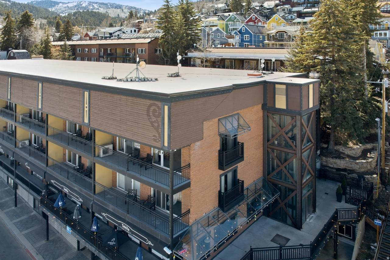 255 Main St - Photo 1