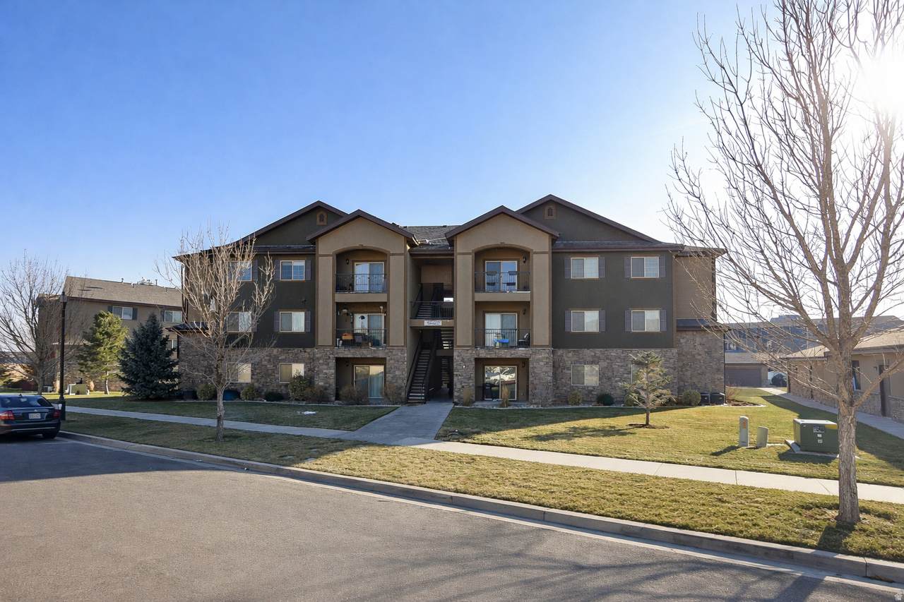 203 Jordan Ridge Blvd - Photo 1