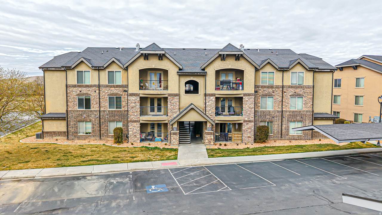 523 1045 S 1700 - Photo 1