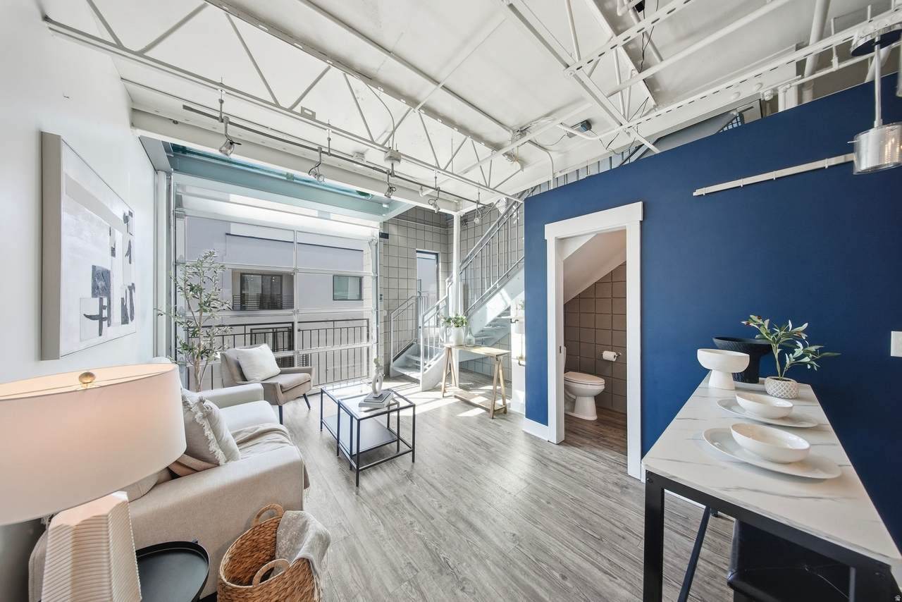 360 Broadway - Photo 1