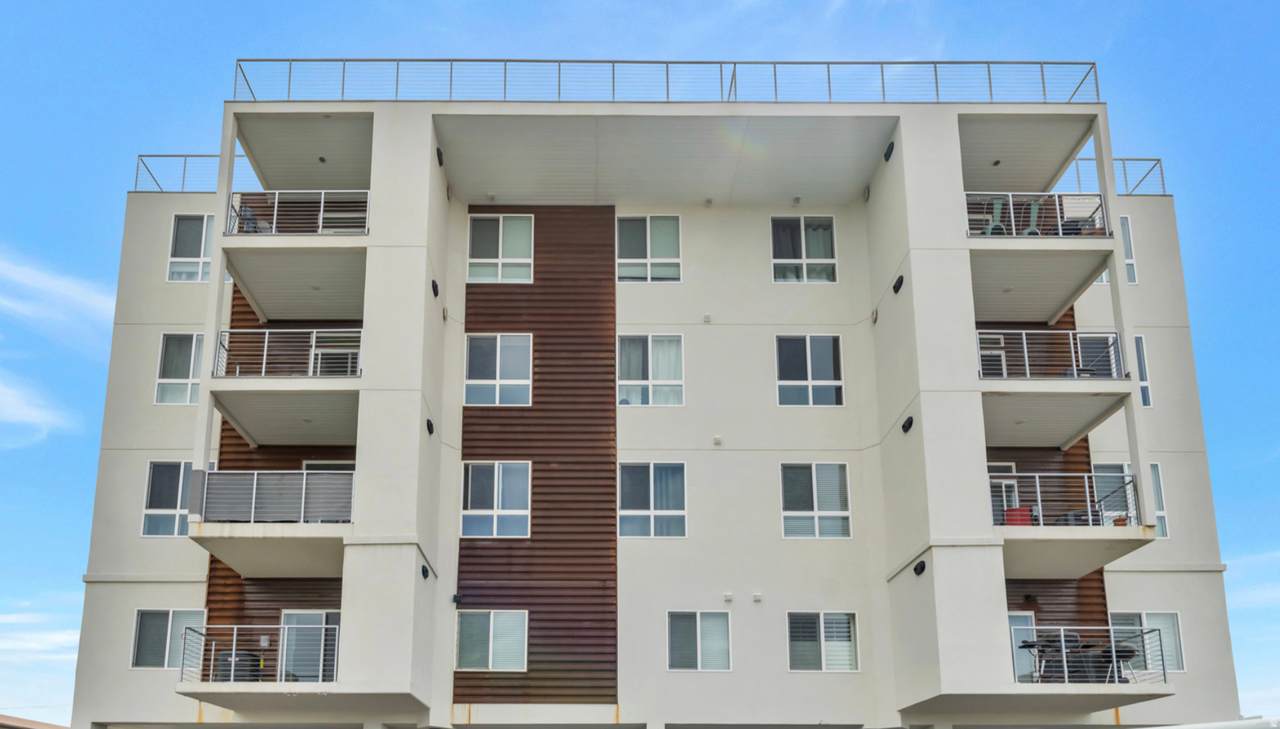 2101 Main St - Photo 1