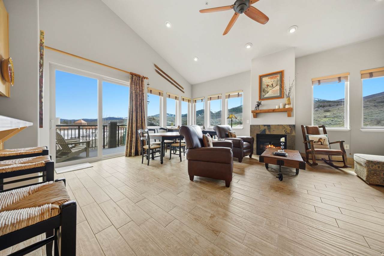 6605 Overland Dr - Photo 1