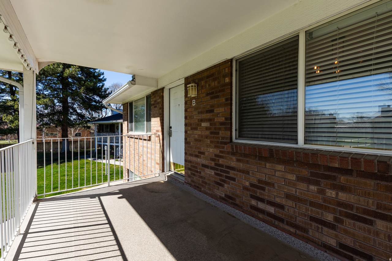 4022 Vernon Cir - Photo 1