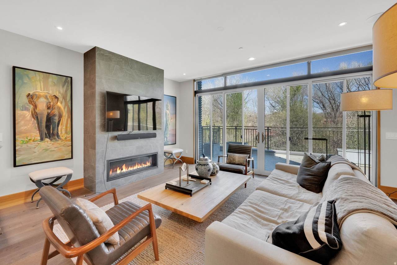 1201 Wilmington Ave - Photo 1