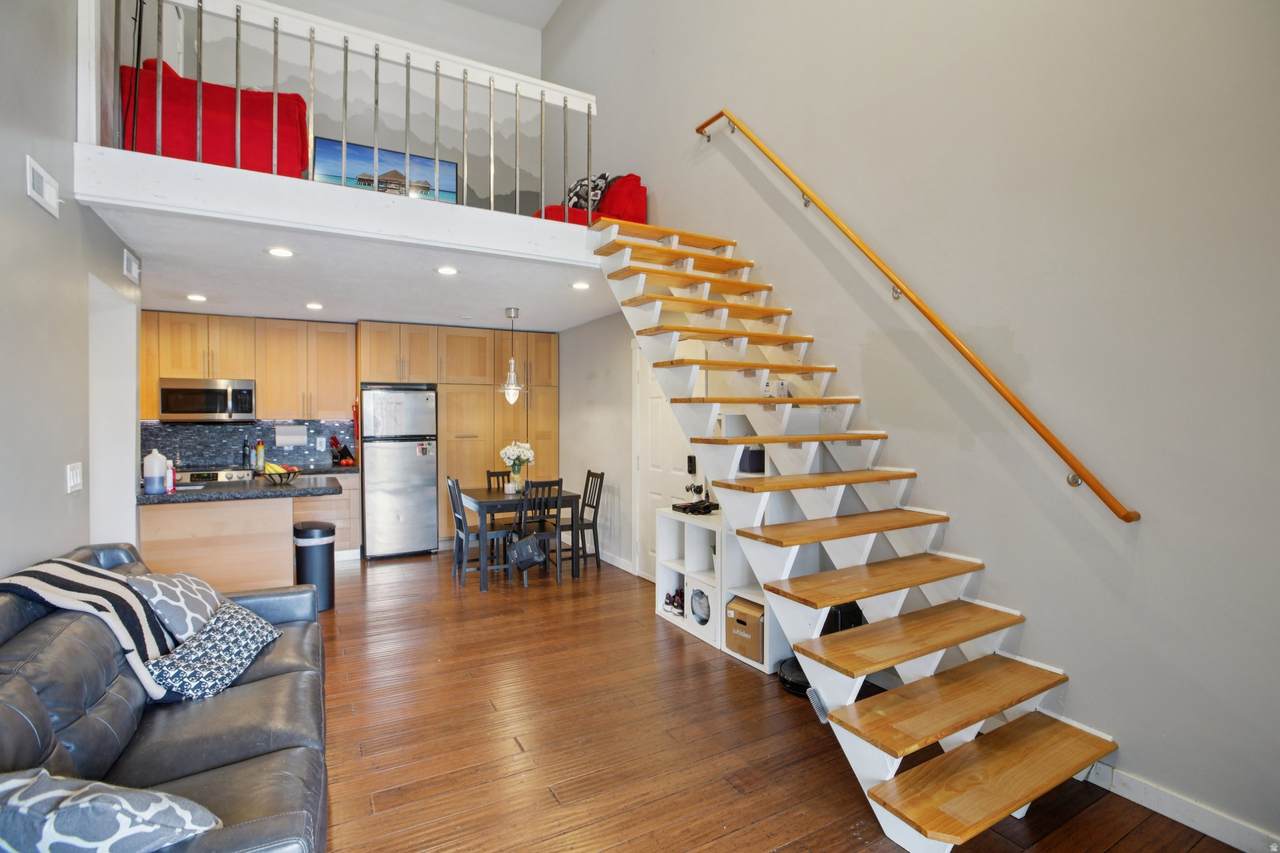 1190 Waterside Cv - Photo 1