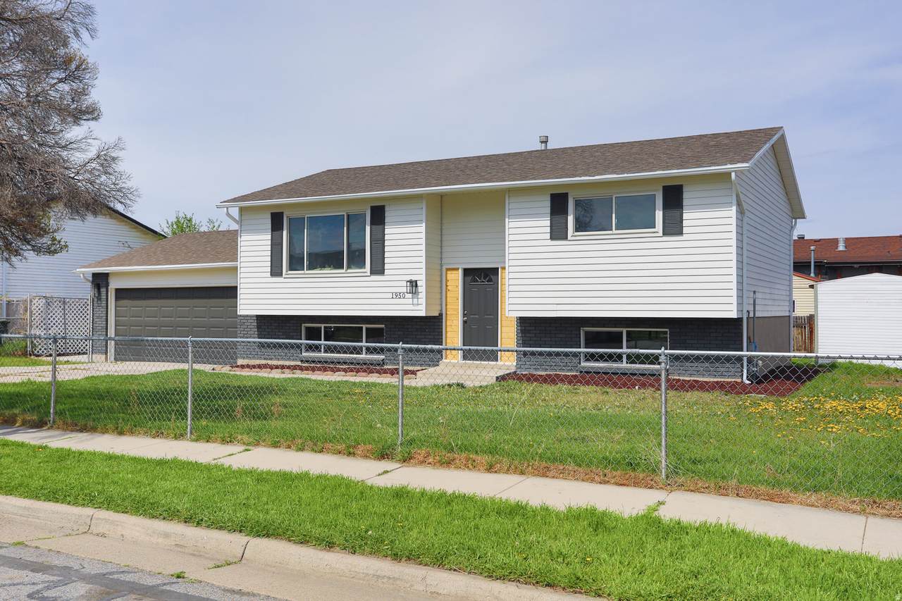 1950 Zachary Dr - Photo 1