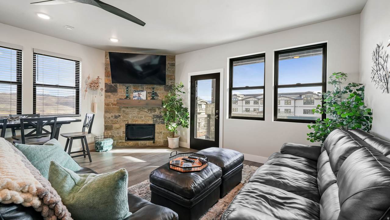 1145 Helling Cir - Photo 1