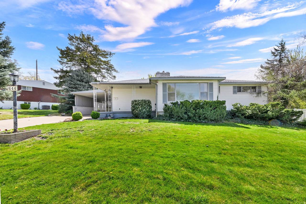 644 Crestwood Cir - Photo 1