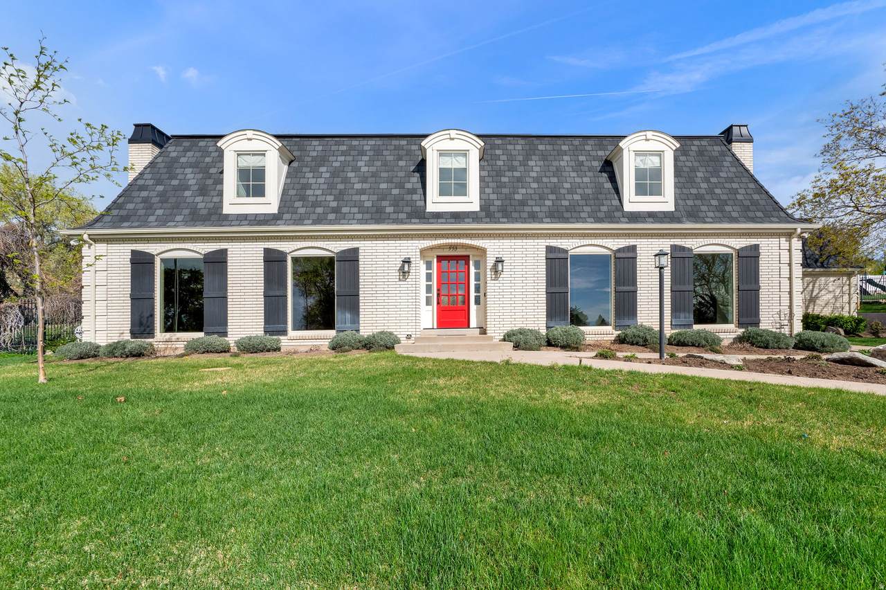 553 Davis Blvd - Photo 1