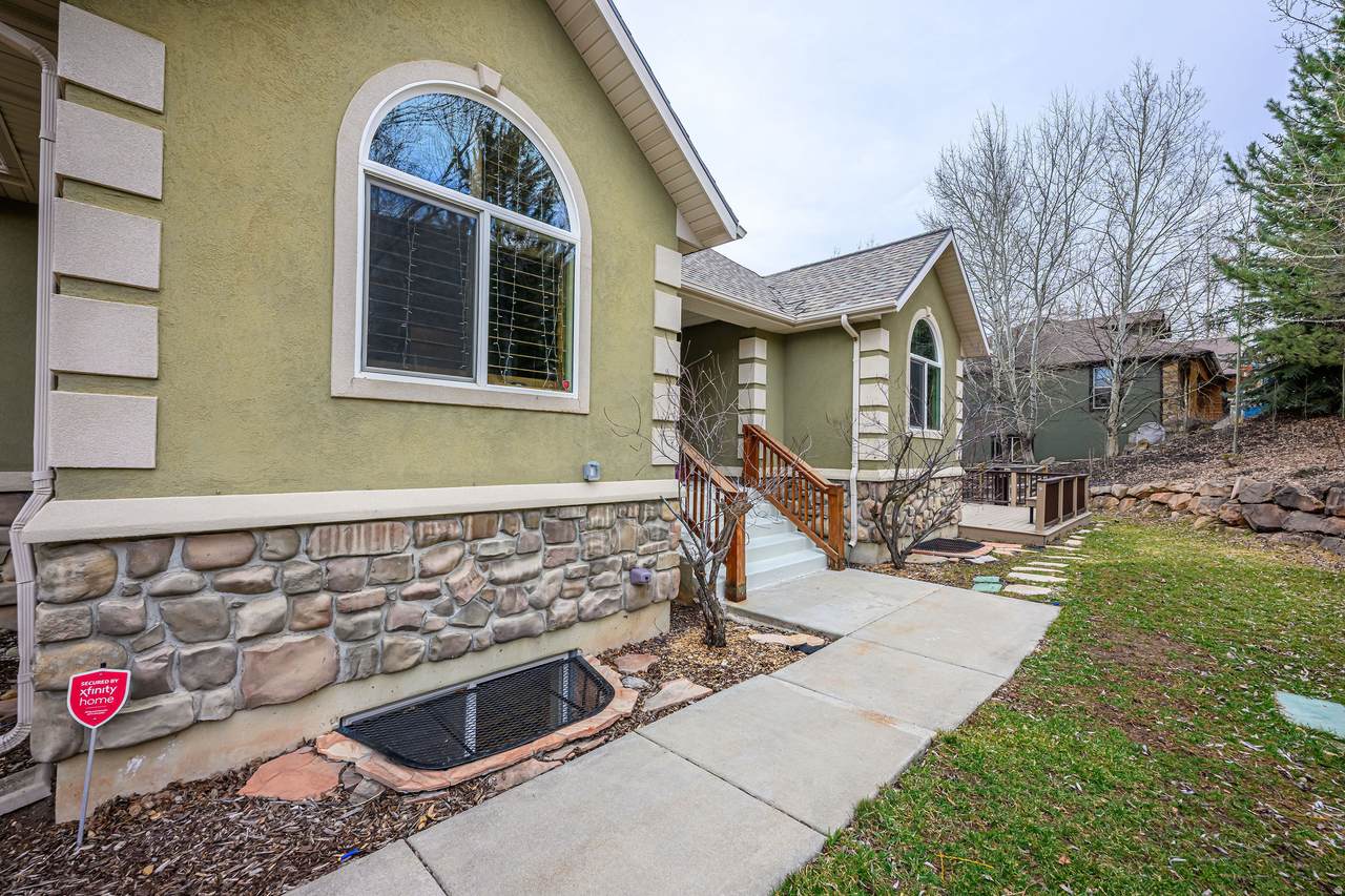 7474 Susans Cir - Photo 1