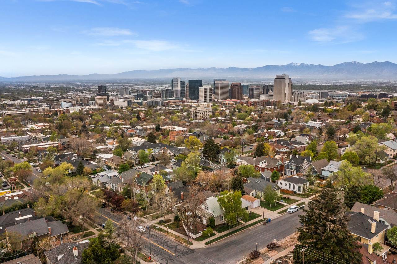 382 7TH Ave - Photo 1