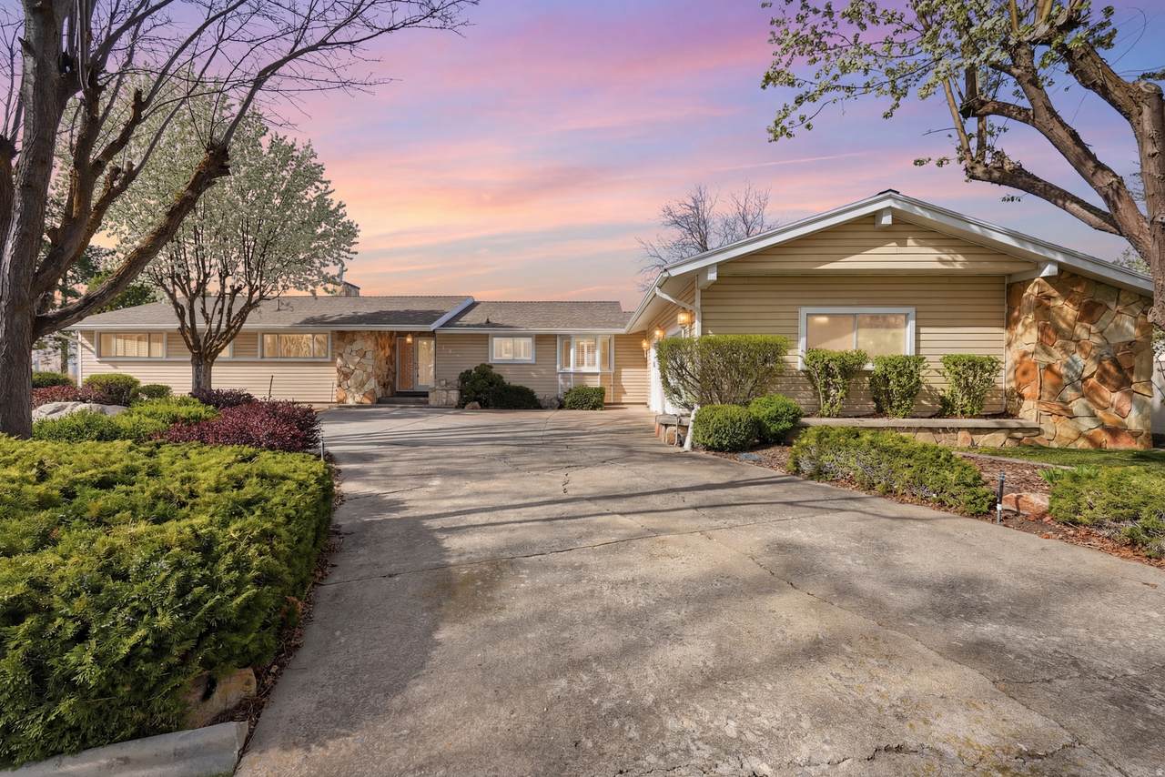 485 Parkview Cir - Photo 1