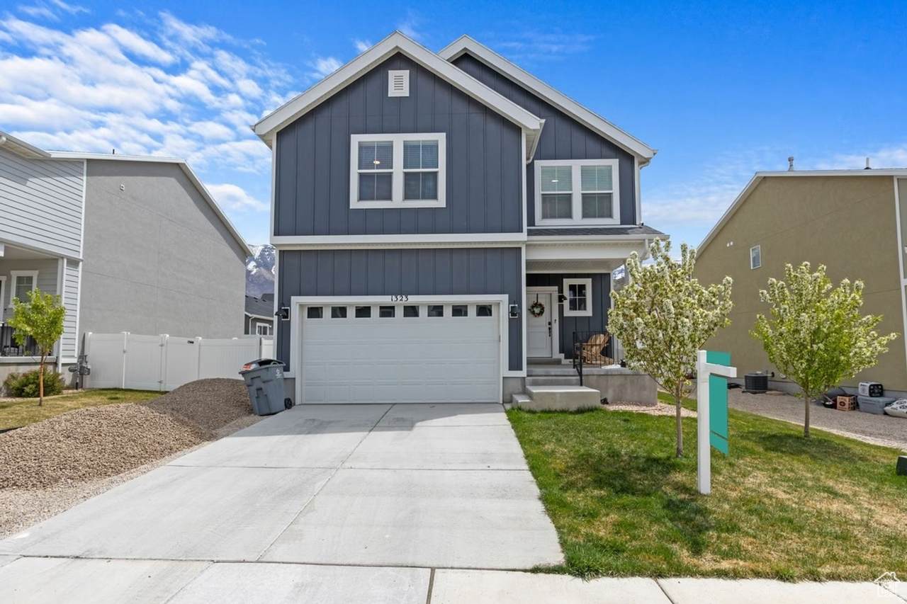 1323 Raintree Ln - Photo 1