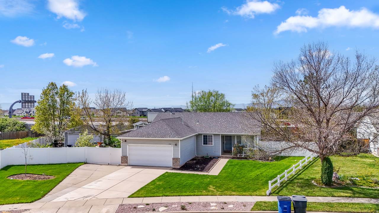 448 Christine Way - Photo 1