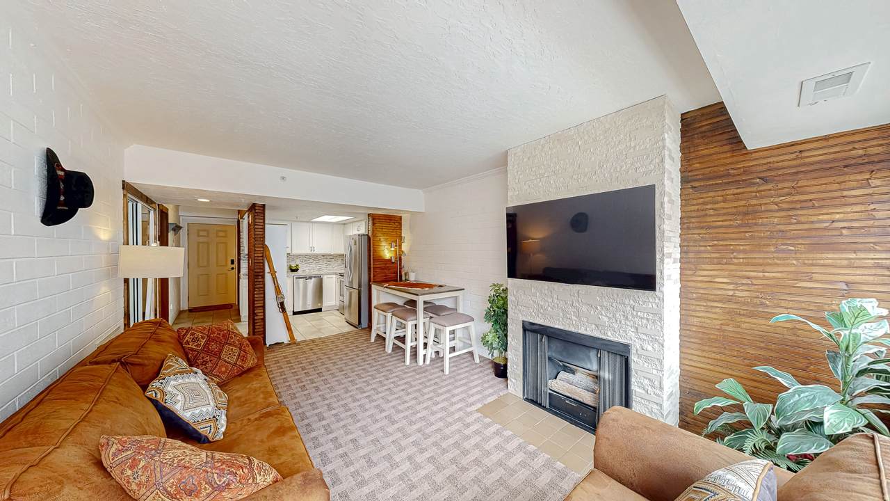 2000 Prospector Ave - Photo 1