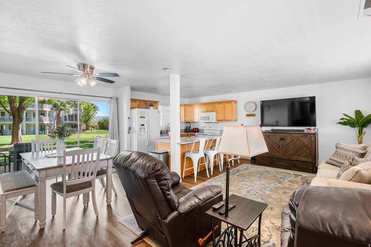 1845 Canyon Dr - Photo 1