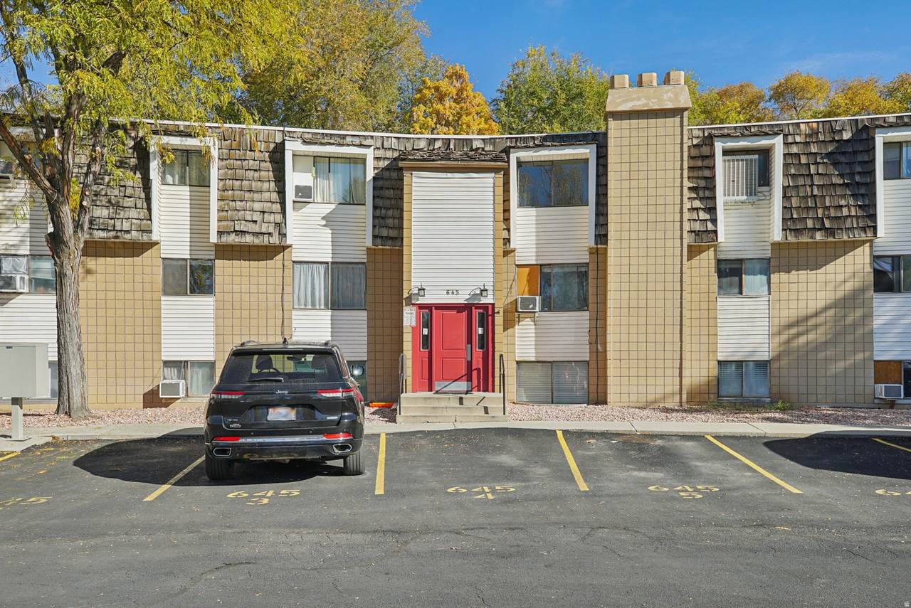 645 Swenson Ave - Photo 1