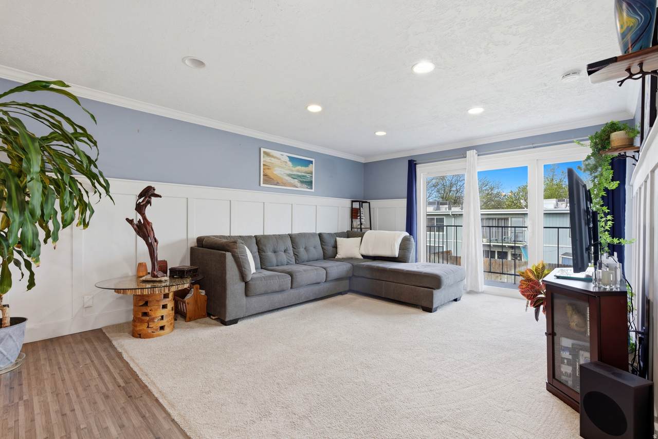 30 Lester Ave - Photo 1
