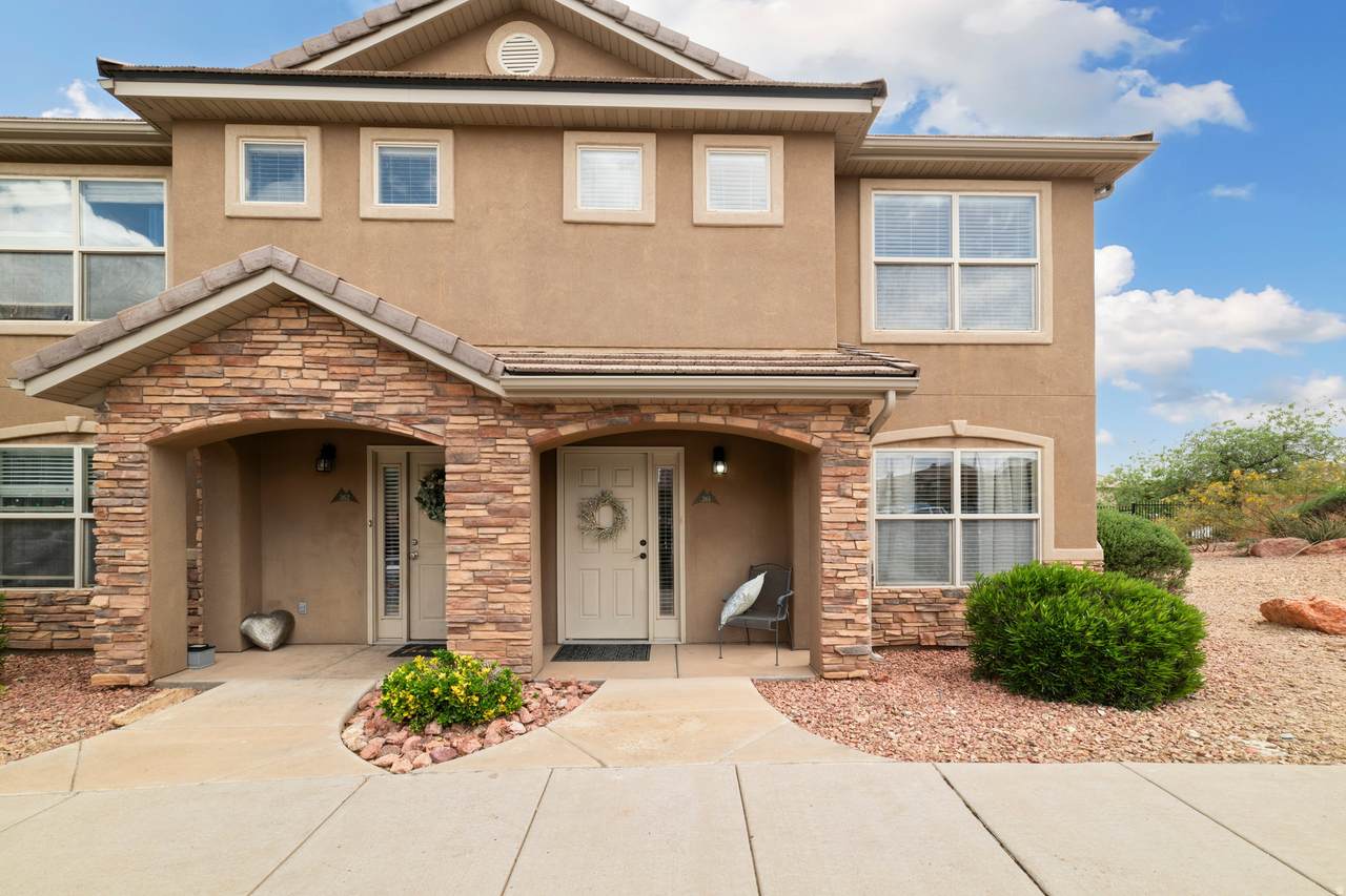 3155 Hidden Dr - Photo 1