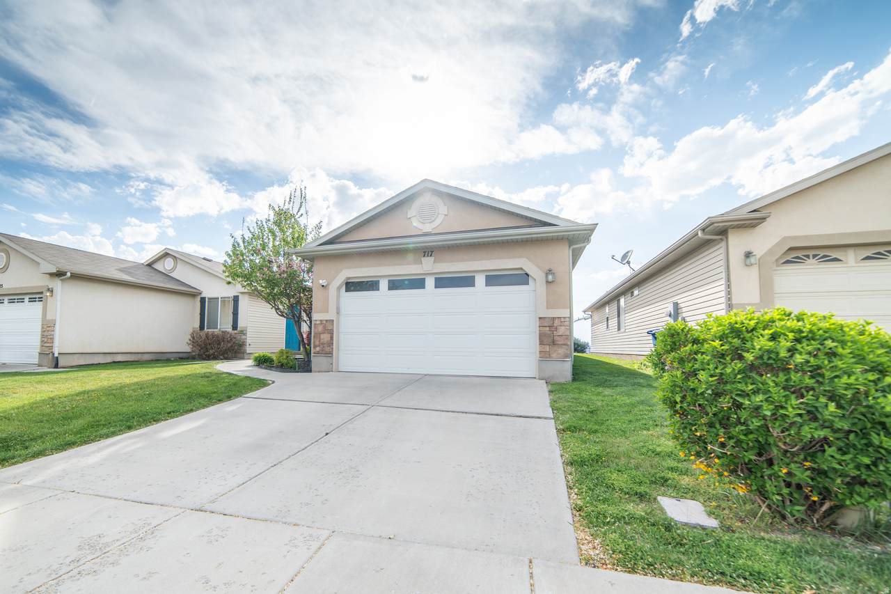 717 Bradford Dr - Photo 1