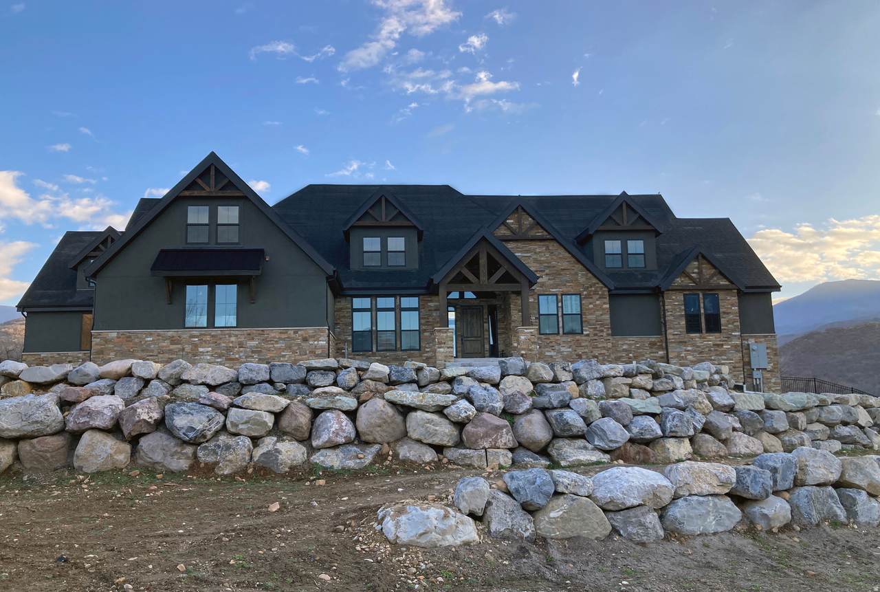 259 Meadow Dr - Photo 1