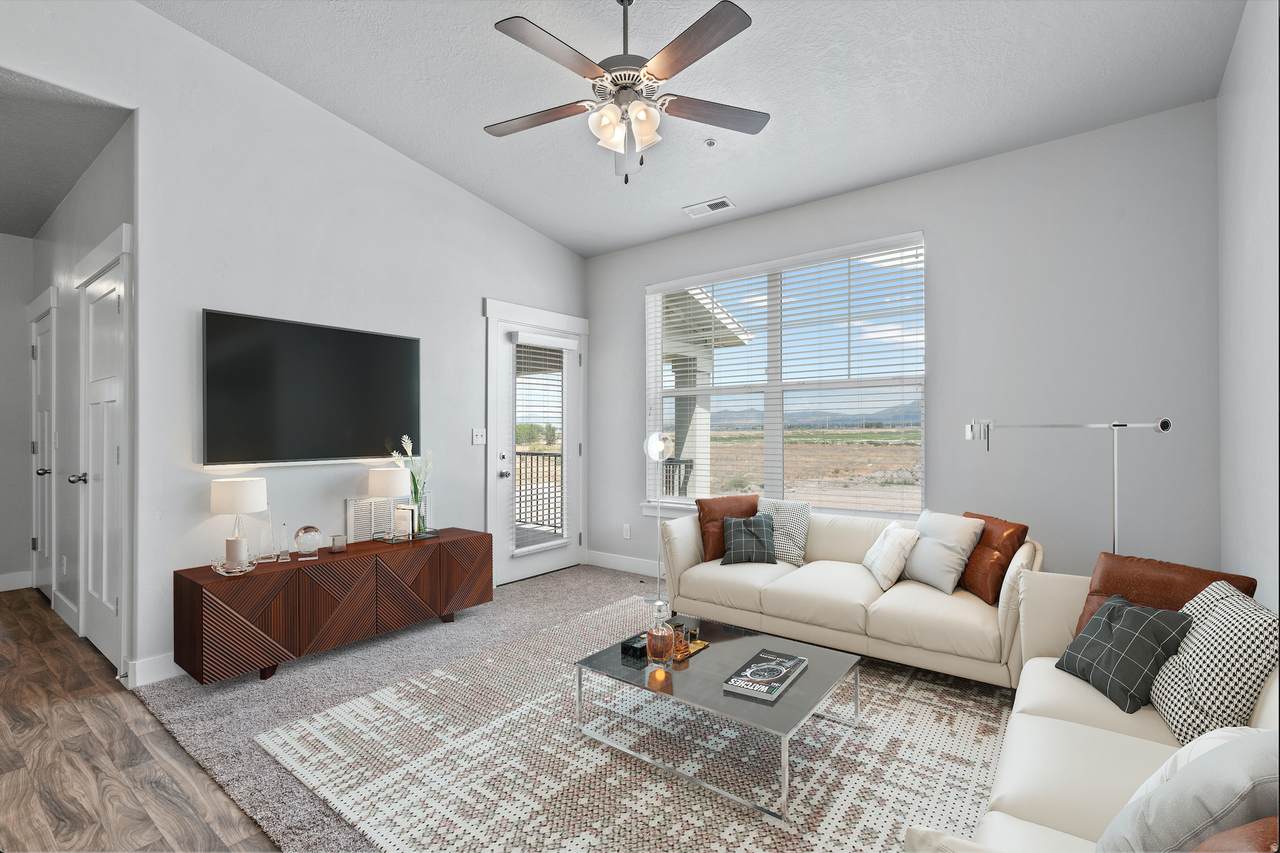 118 Silver Springs Dr - Photo 1