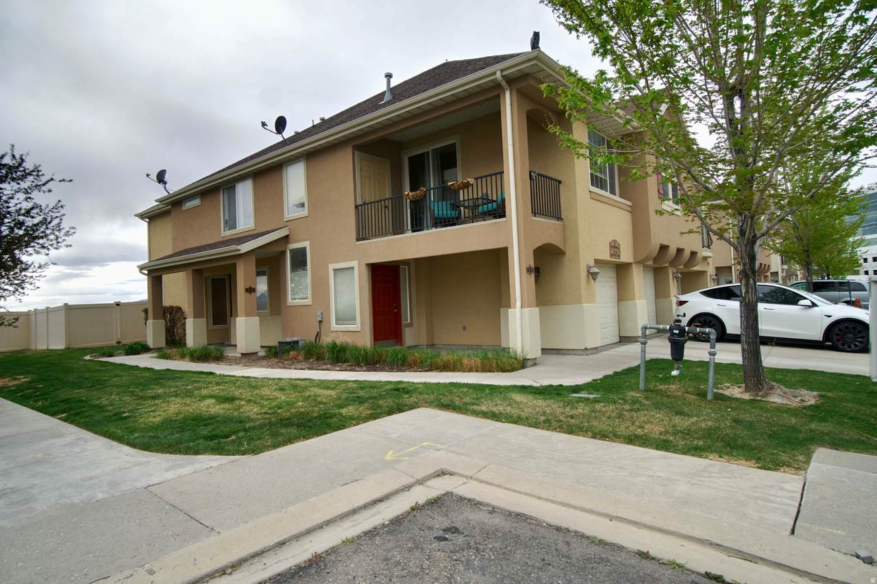 3143 Westbury Way - Photo 1