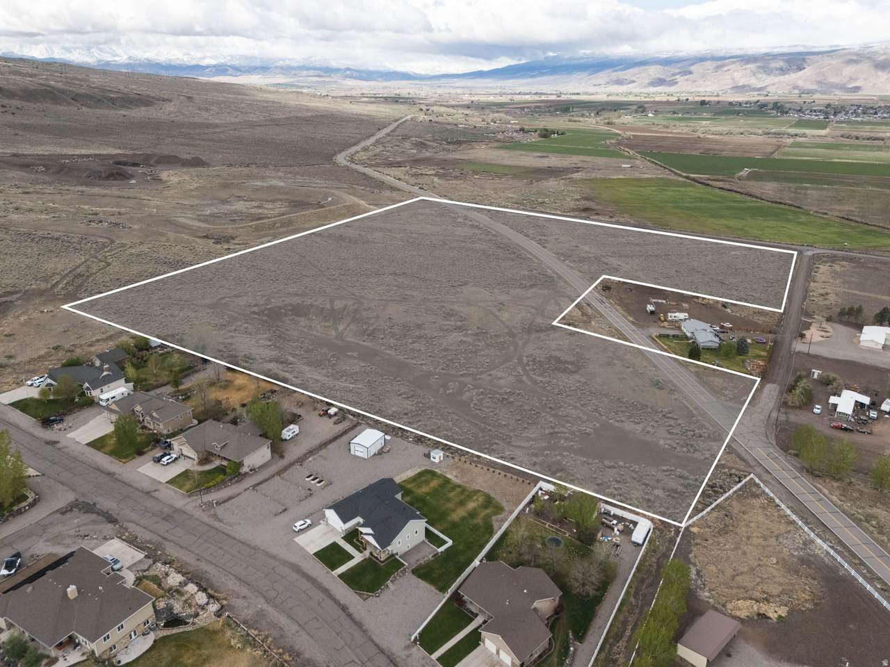 345 Land Slide Rd - Photo 1